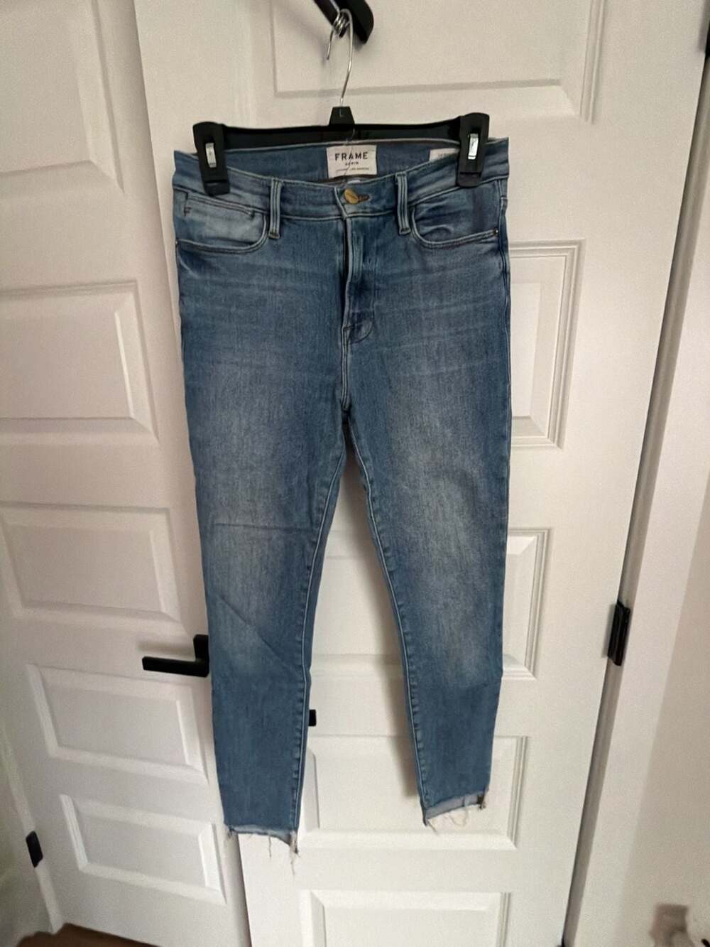 FRAME Le High Skinny Jeans with Raw Step Hem